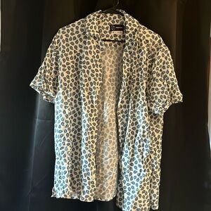 Men’s short sleeve button up
